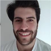 Laureato in Scienze politiche offre